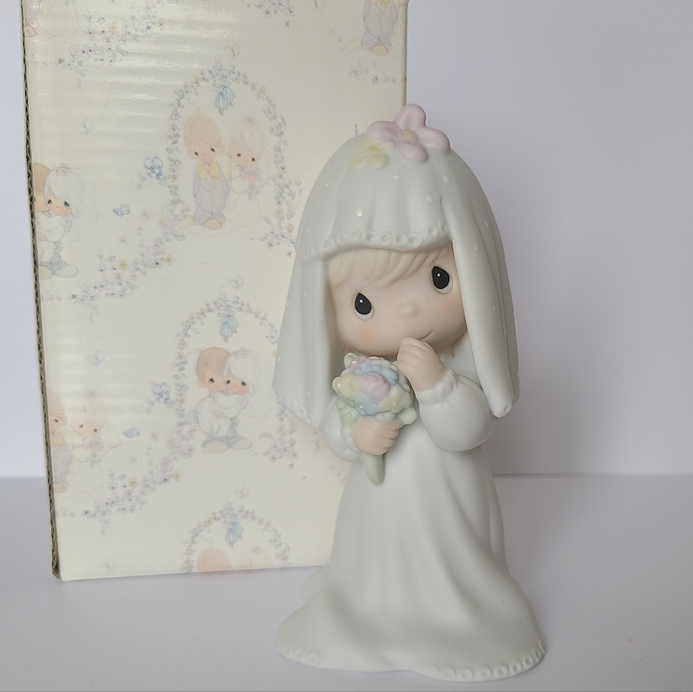 Precious Moments Bride Wedding E-2846 Porcelain Collectible Figurine